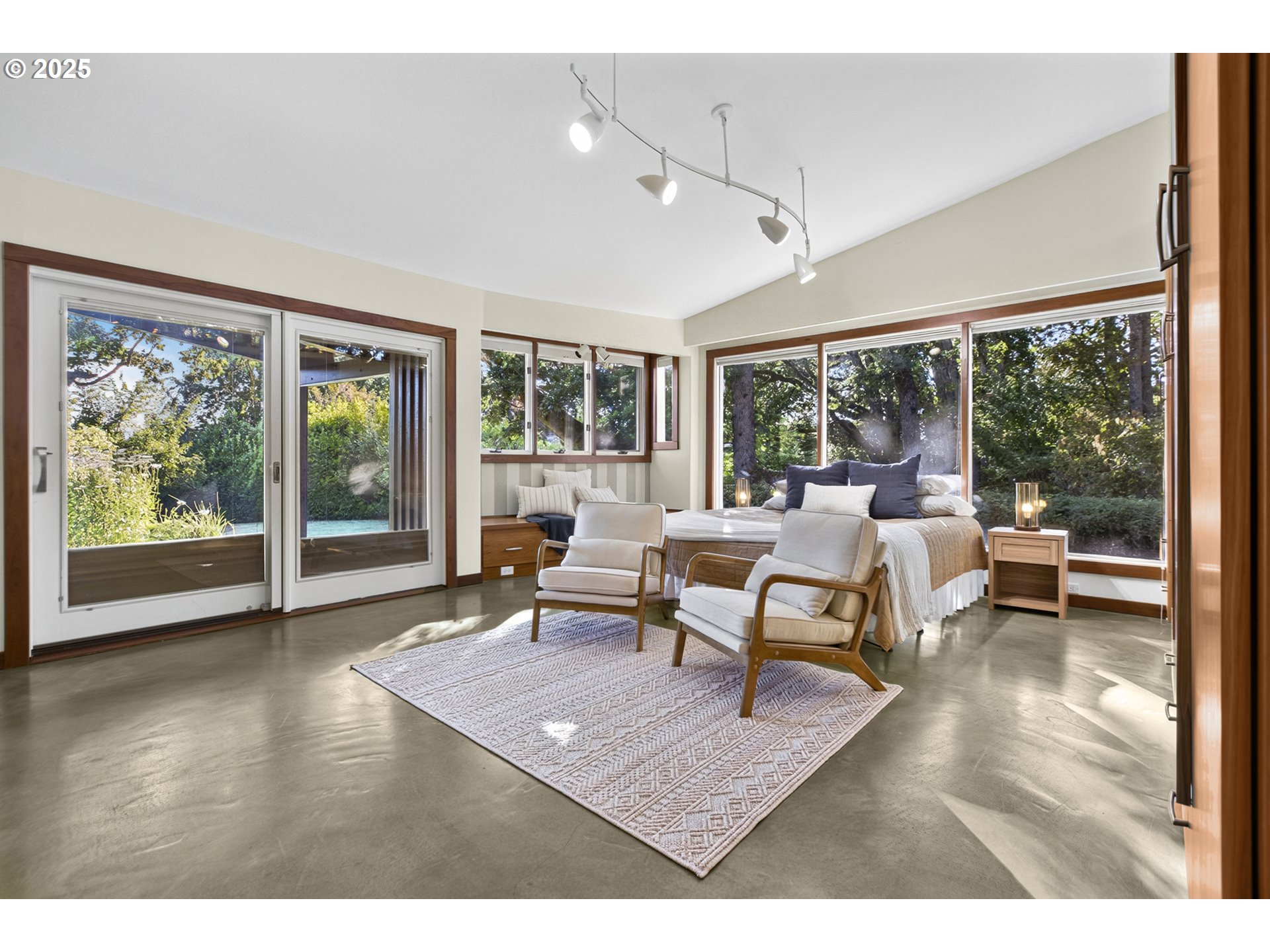 2606 Spring Boulevard Eugene, OR 97403 - Photo 4 of 48 Gallery Image 4