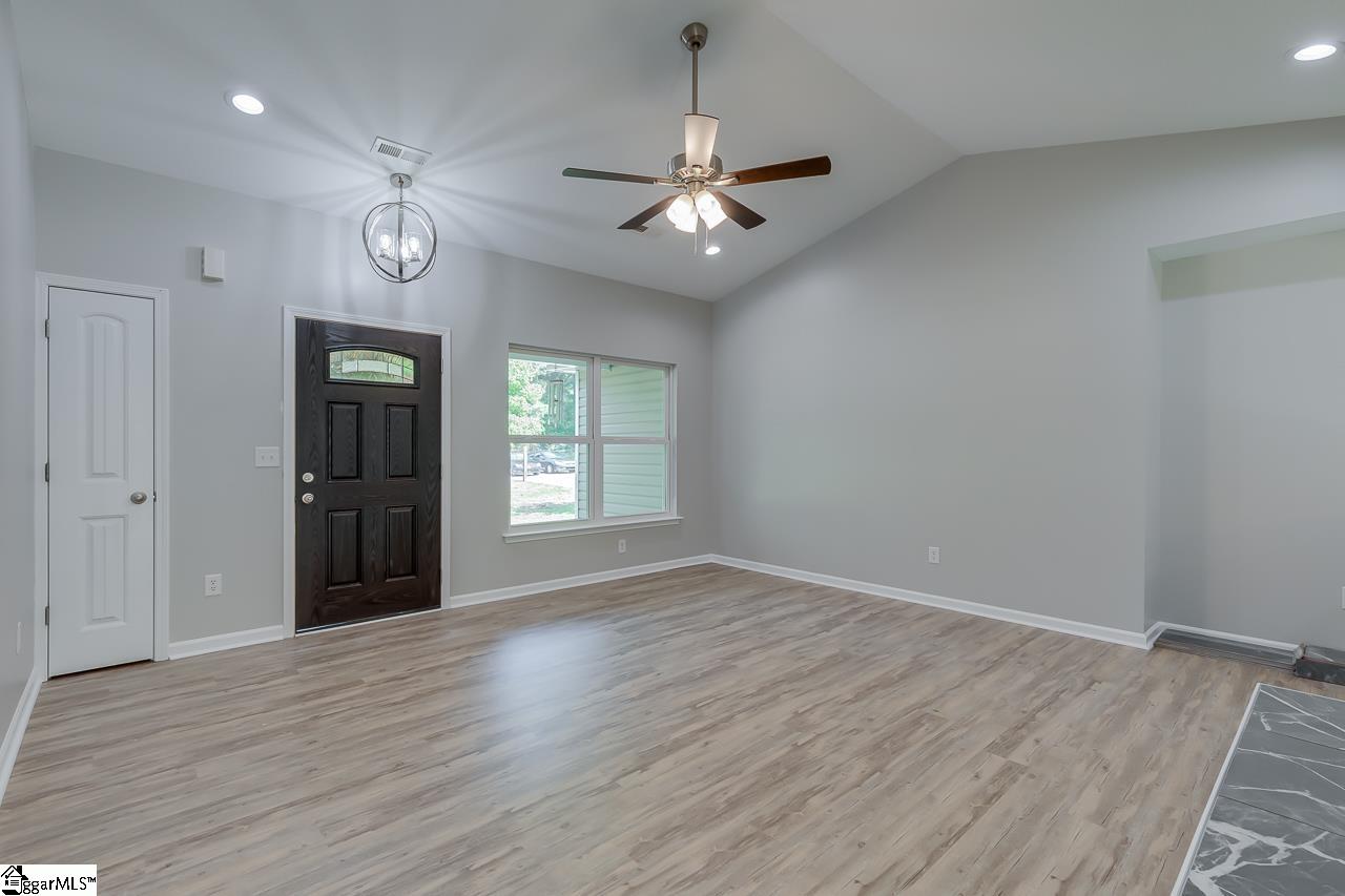 2089 Mt Lebanon Road Campobello, SC 29322 - Photo 8 of 36