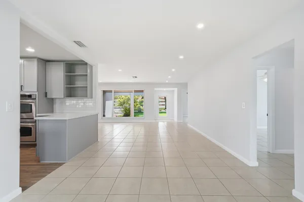 $710,000 | 5261 Southwest 89th Avenue, Cooper City, FL 33328