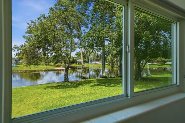 $710,000 | 5261 Southwest 89th Avenue, Cooper City, FL 33328