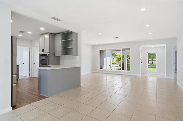 $710,000 | 5261 Southwest 89th Avenue, Cooper City, FL 33328