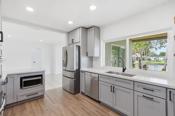 $710,000 | 5261 Southwest 89th Avenue, Cooper City, FL 33328