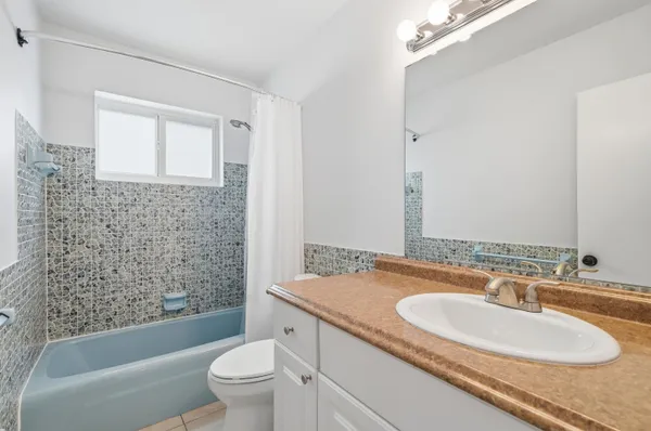 $710,000 | 5261 Southwest 89th Avenue, Cooper City, FL 33328