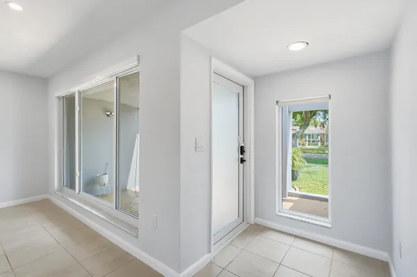 $710,000 | 5261 Southwest 89th Avenue, Cooper City, FL 33328