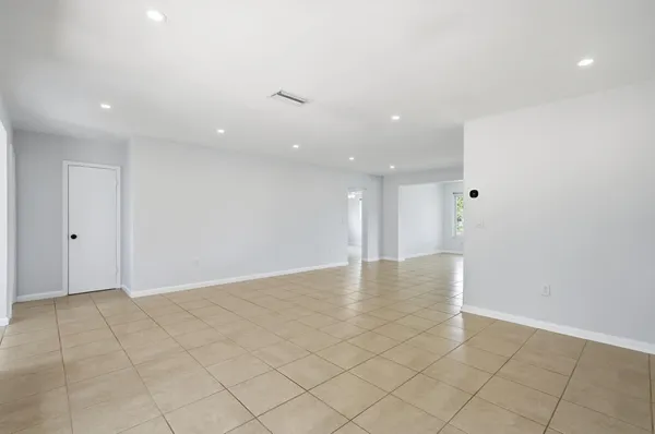 $710,000 | 5261 Southwest 89th Avenue, Cooper City, FL 33328