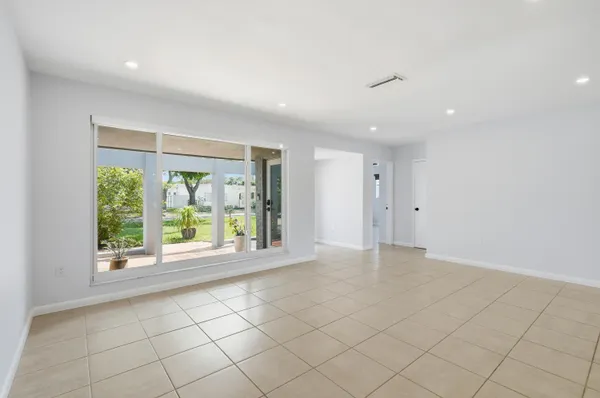 $710,000 | 5261 Southwest 89th Avenue, Cooper City, FL 33328