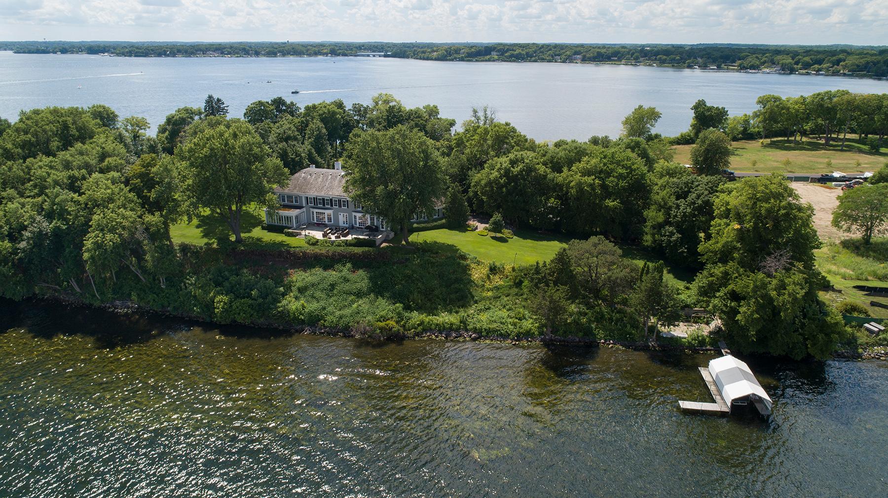 1480 Bracketts Point Road Orono, MN 55391 - Photo 9 of 31