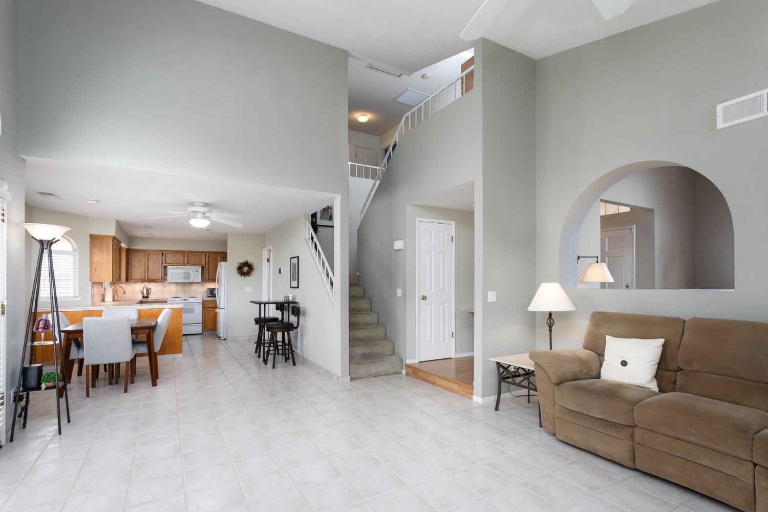 847 Amber Avenue Clovis, CA 93611 - Photo 13 of 53