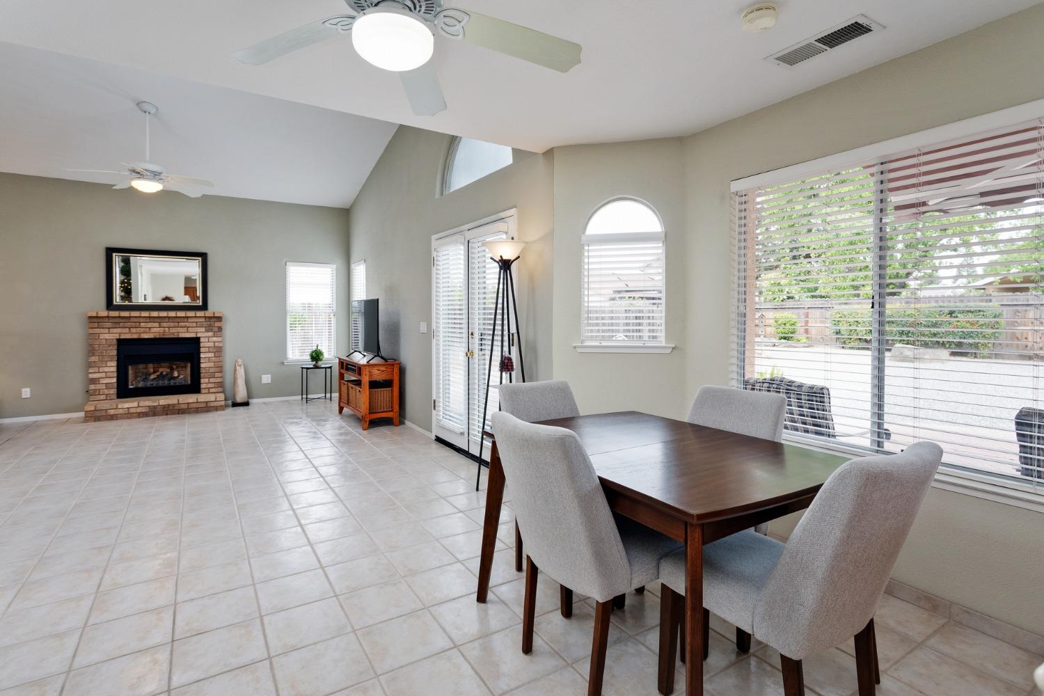 847 Amber Avenue Clovis, CA 93611 - Photo 17 of 53