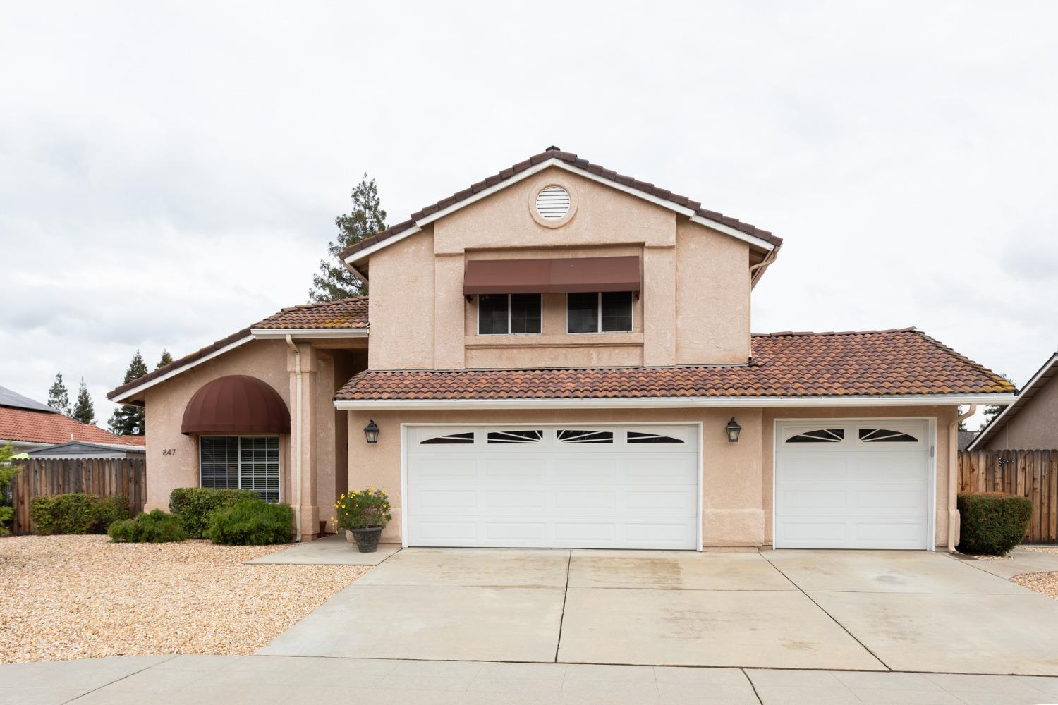 847 Amber Avenue Clovis, CA 93611 - Photo 3 of 53