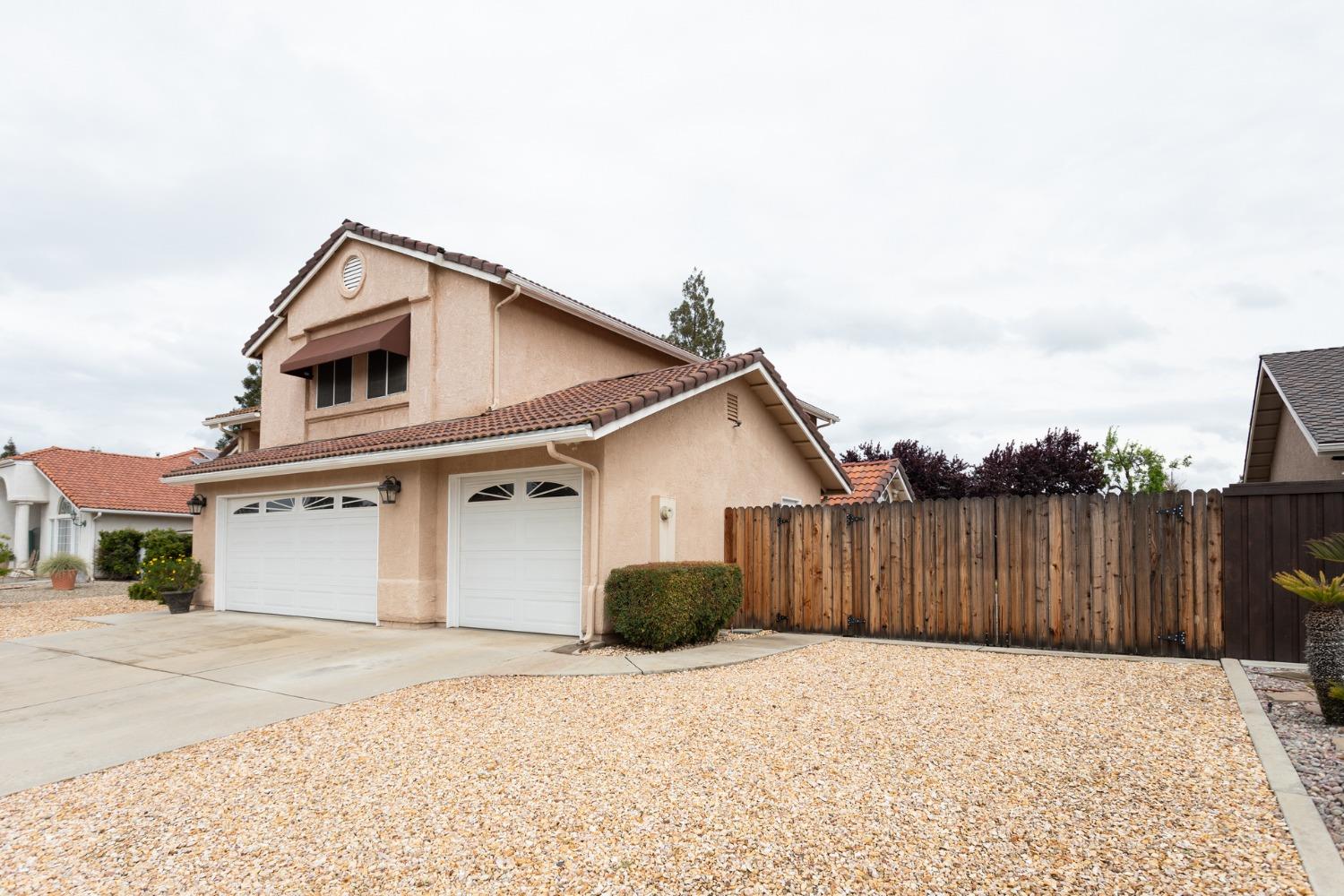 847 Amber Avenue Clovis, CA 93611 - Photo 5 of 53