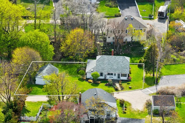 $16,000 | 21 N Walk, Riverhead, NY 11901