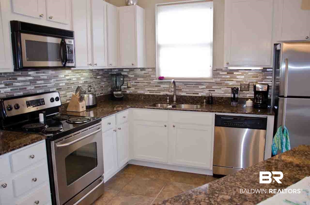 1430 Regency Road, Unit I301 Gulf Shores, AL 36542 - Photo 11 of 41 Custom Backsplash