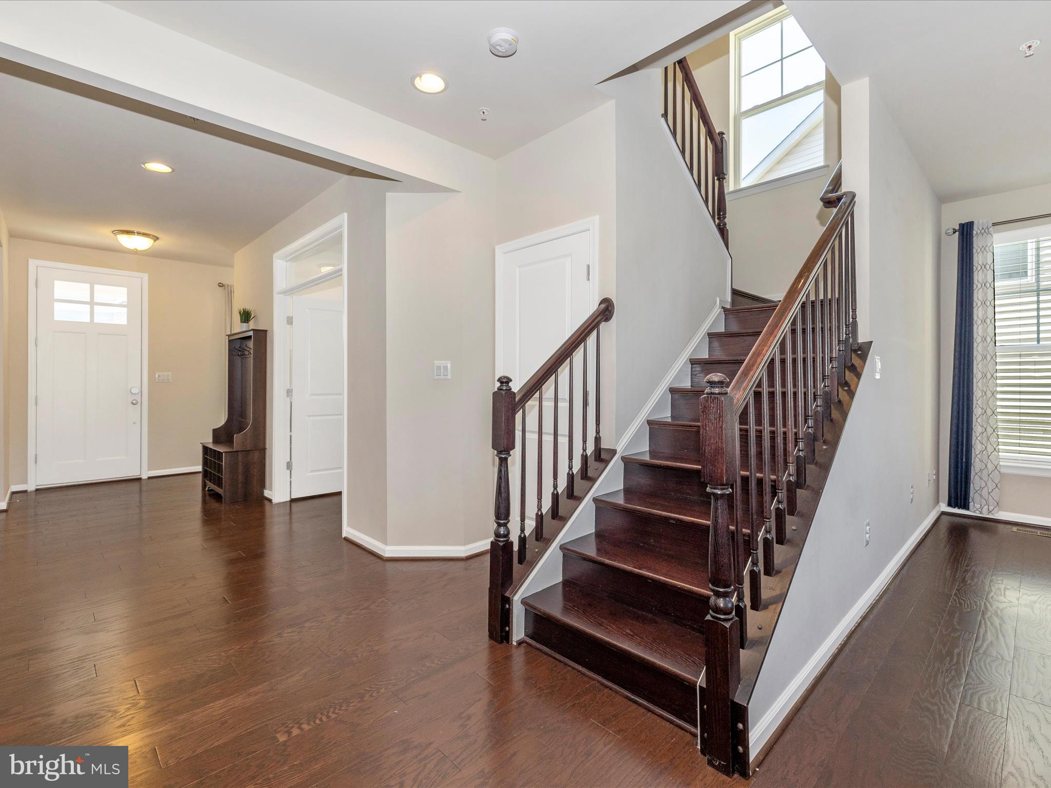 5512 Hawk Ridge Road Frederick, MD 21704 - Photo 7 of 49 Foyer