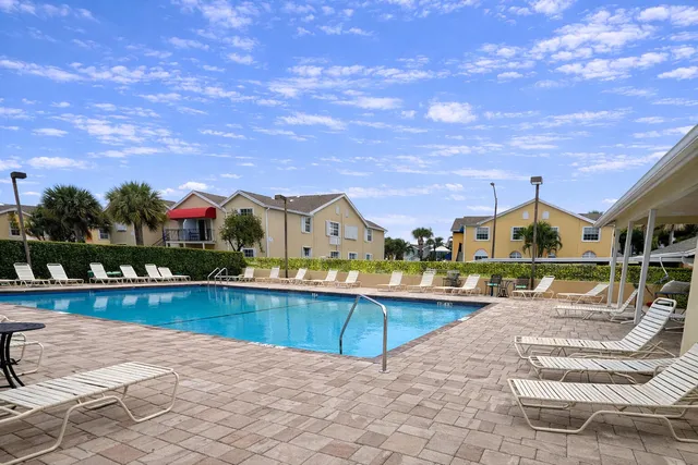 $2,000 | 141 Waterside Drive, Unit 141, Hypoluxo, FL 33462