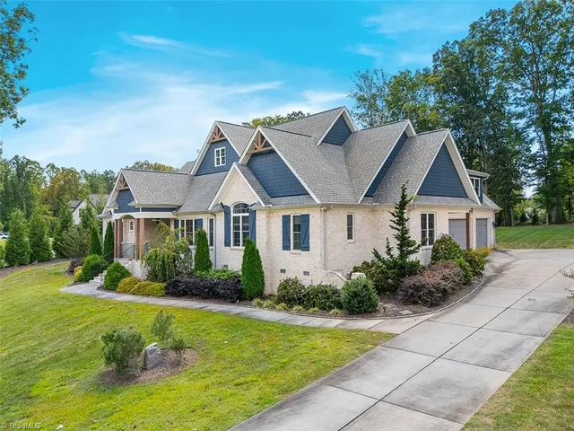 $1,150,000 | 5405 Briardenn Court, Summerfield, NC 27358