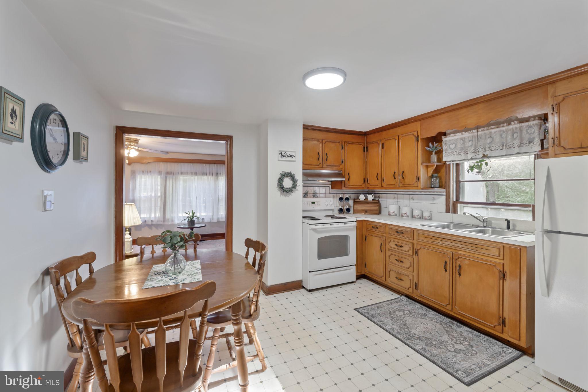 18714 Monrovia Road Orange, VA 22960 - Photo 20 of 42 eat- in kitchen