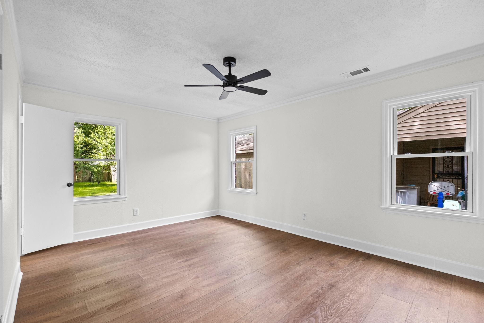 4585 Helene Road Memphis, TN 38117 - Photo 17 of 27