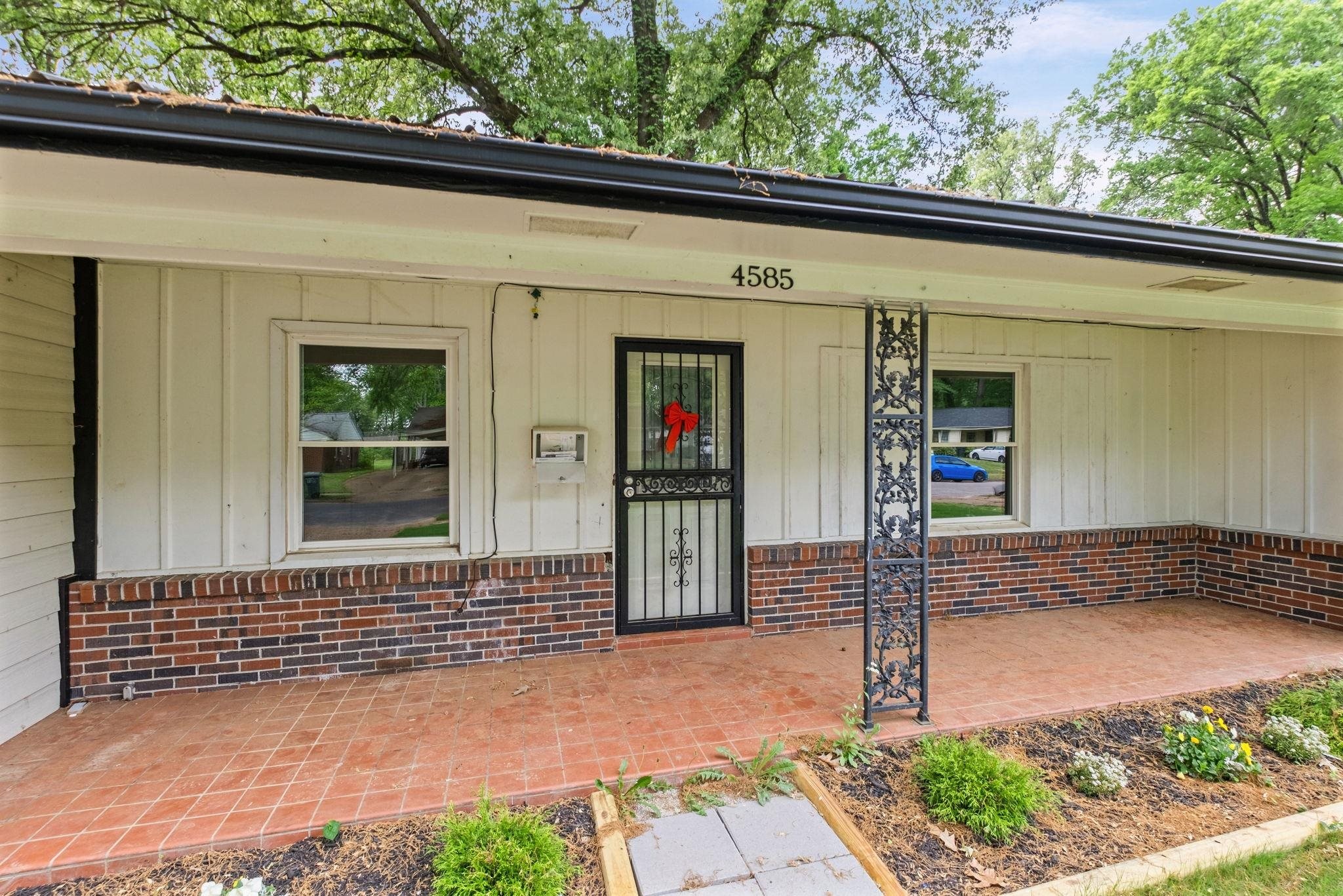 4585 Helene Road Memphis, TN 38117 - Photo 4 of 27