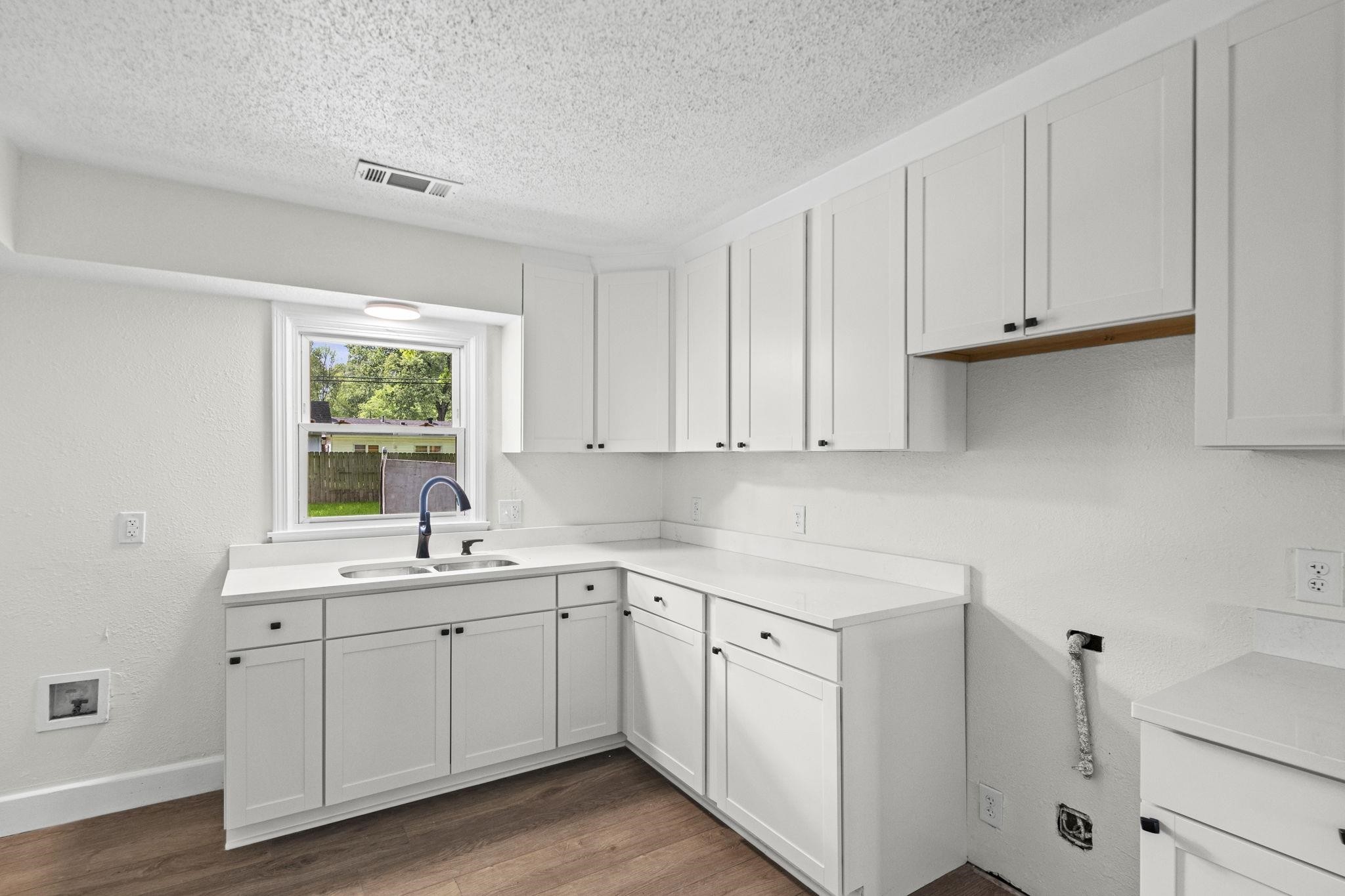 4585 Helene Road Memphis, TN 38117 - Photo 10 of 27