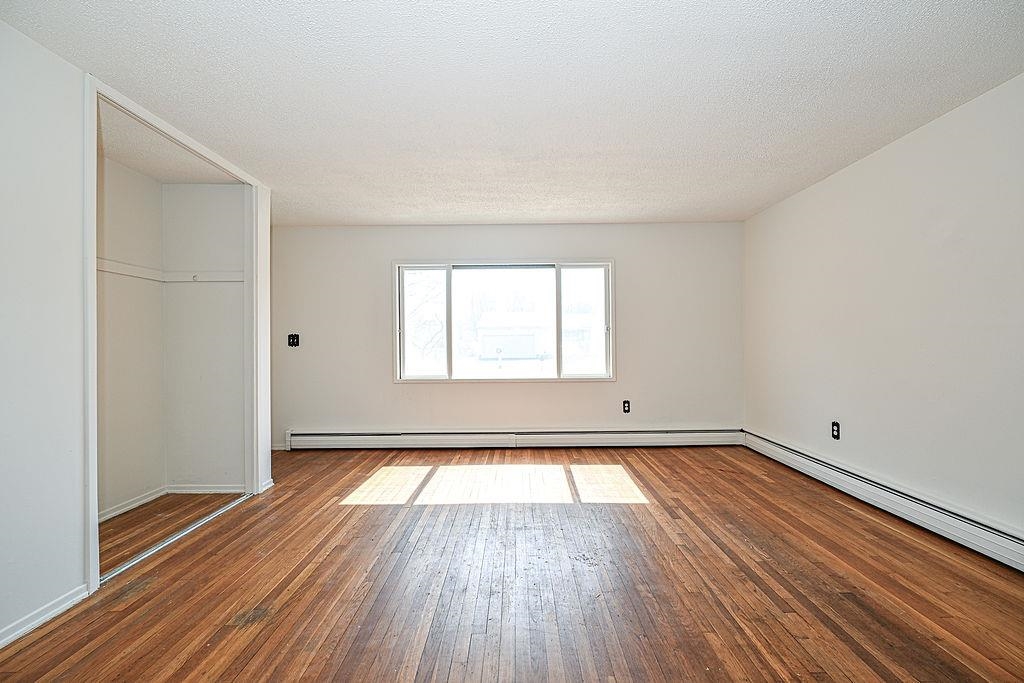 284 Ocean Road Portsmouth, NH 03801 - Photo 4 of 59