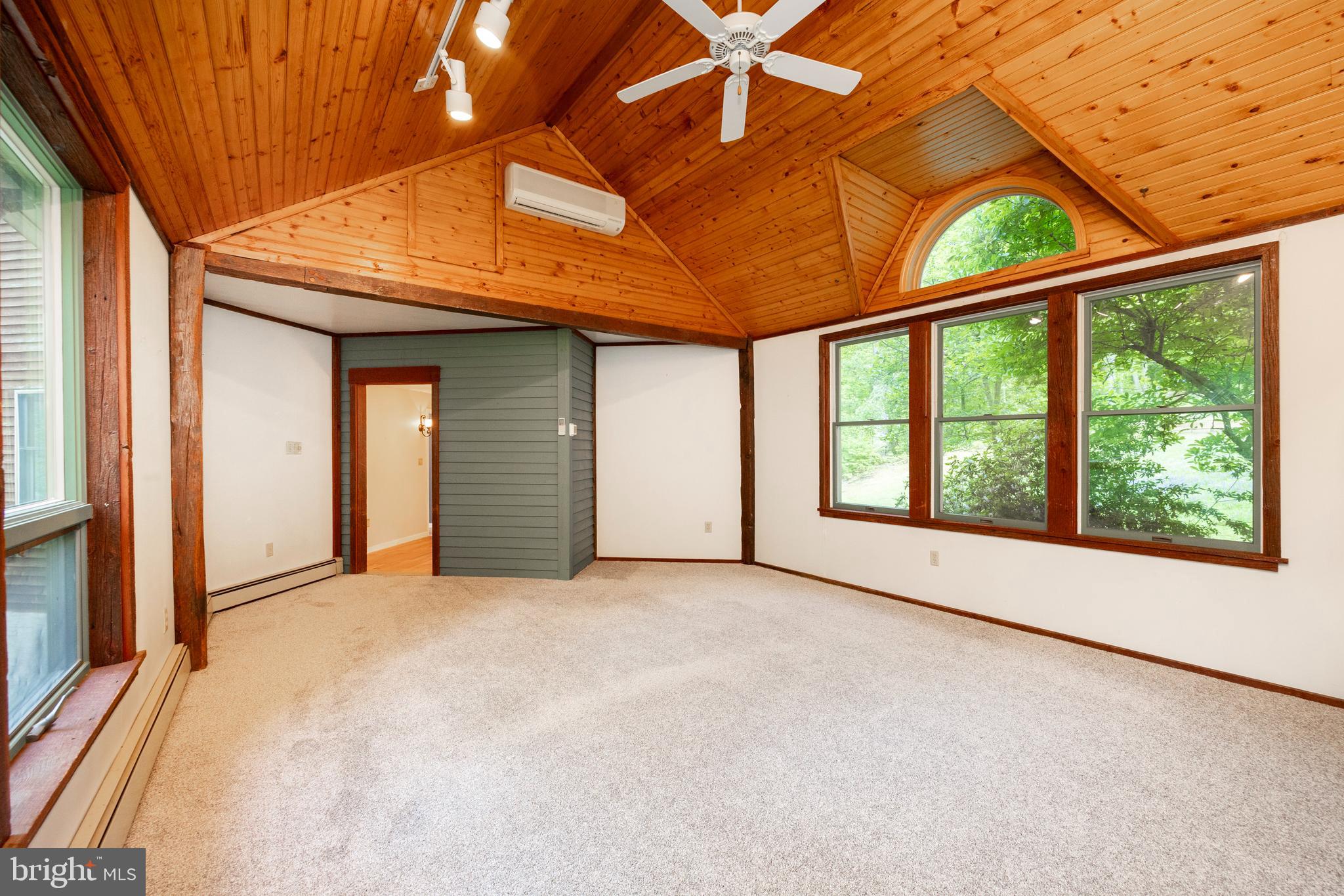 2099 St Peters Road Pottstown, PA 19465 - Photo 25 of 62 Great Room