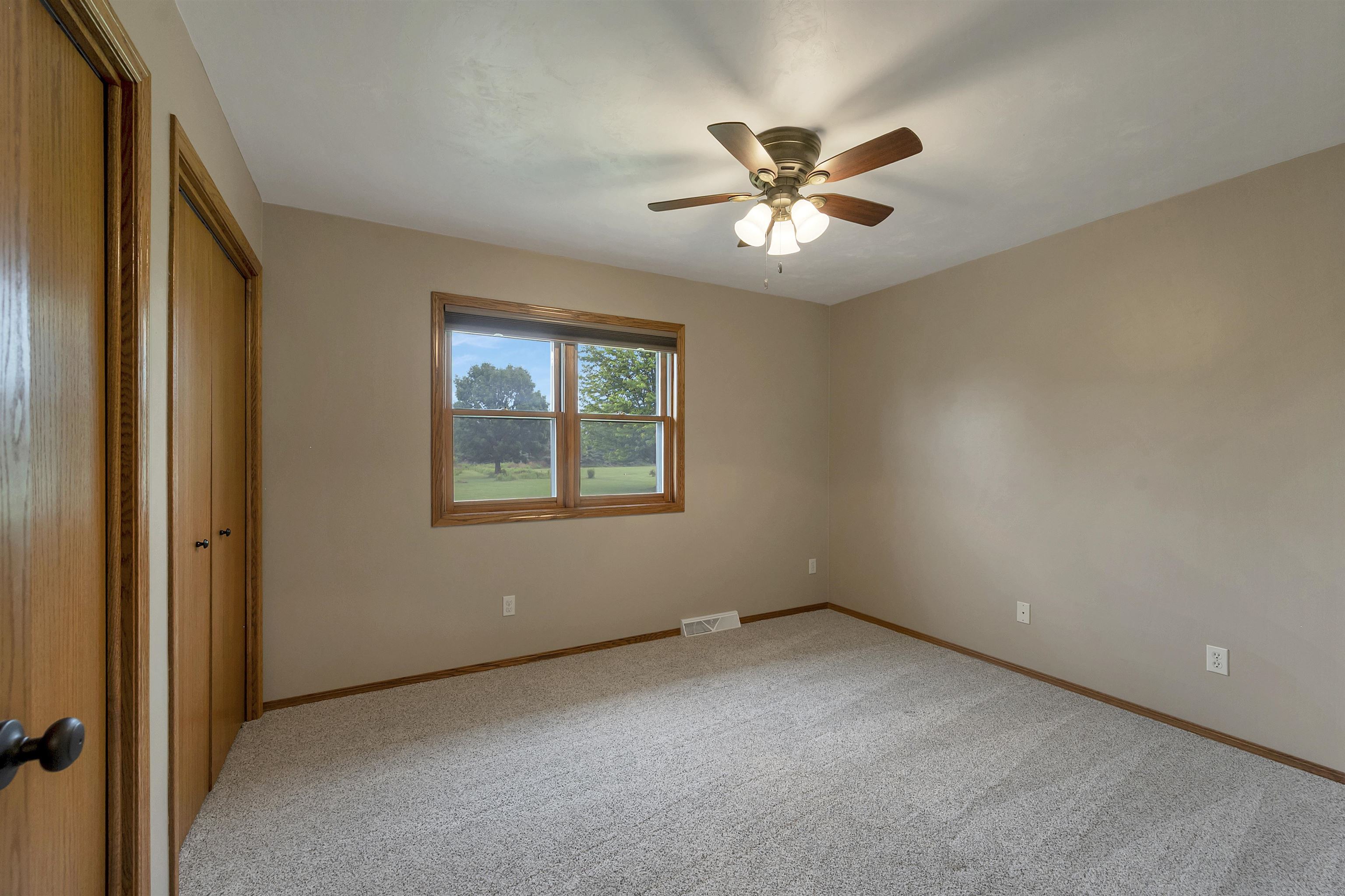 3605 Solitude Road De Pere, WI 54115 - Photo 28 of 58
