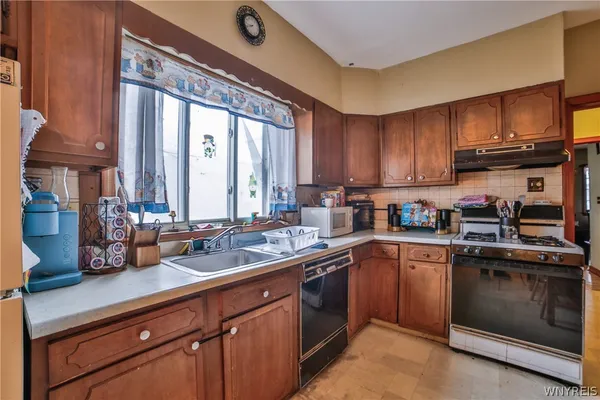 $184,900 | 422 Marilla Street, Buffalo, NY 14220