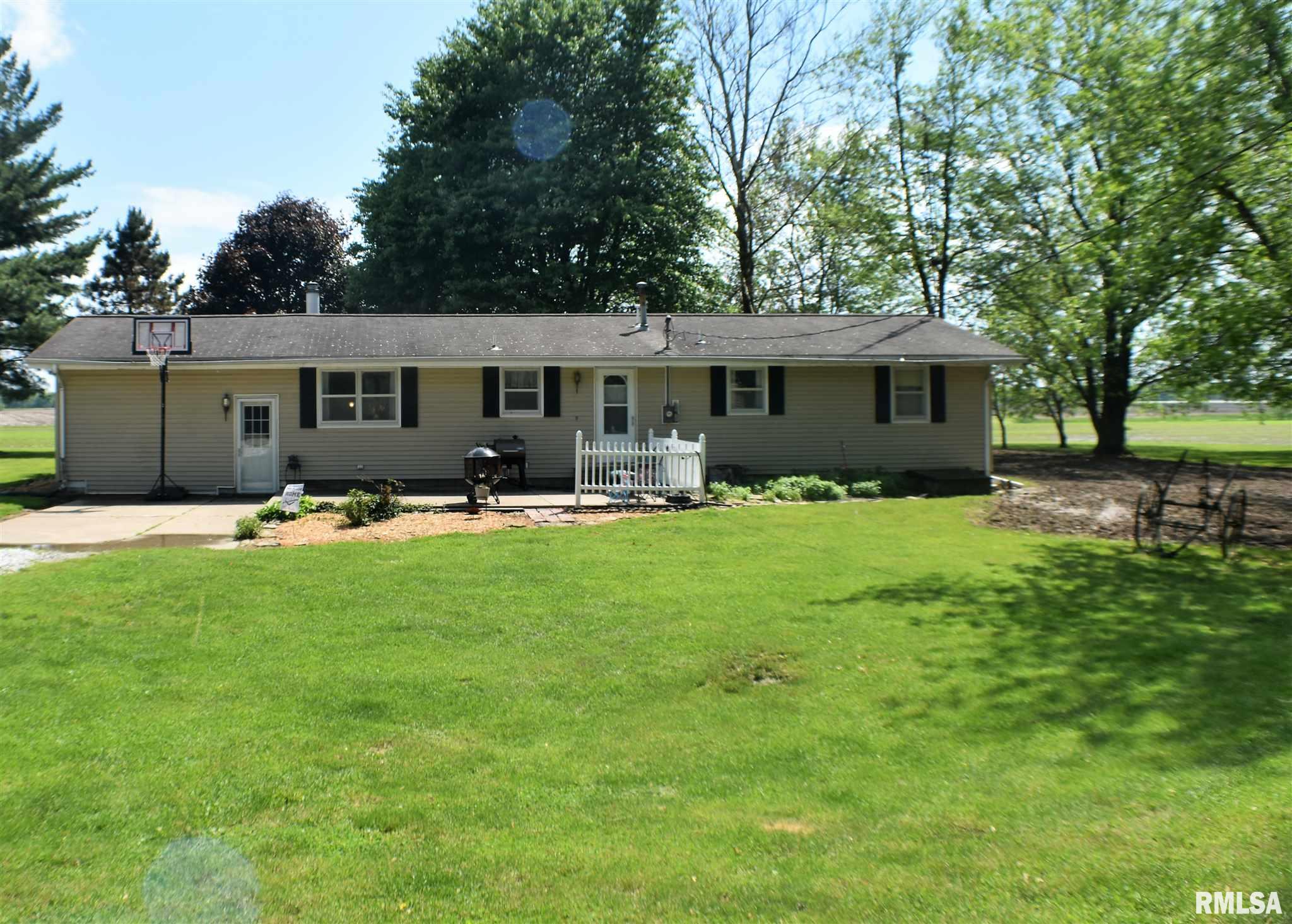 5602 North Hamblin Road Astoria, IL 61501 - Photo 1 of 19