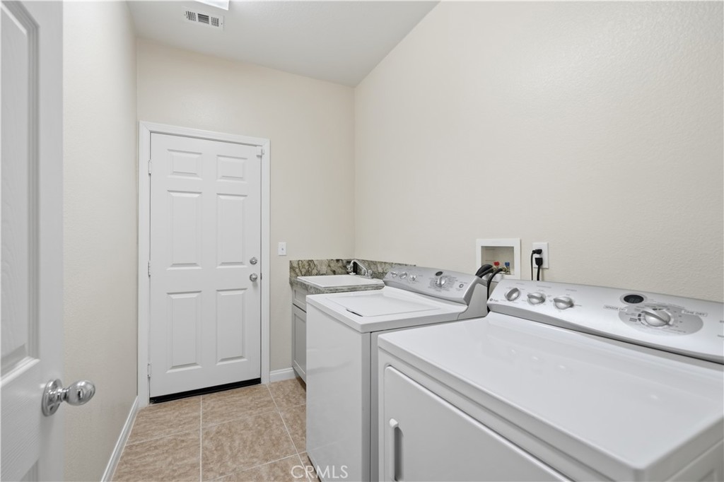 1267 Oro Ridge Palm Springs, CA 92262 - Photo 20 of 33