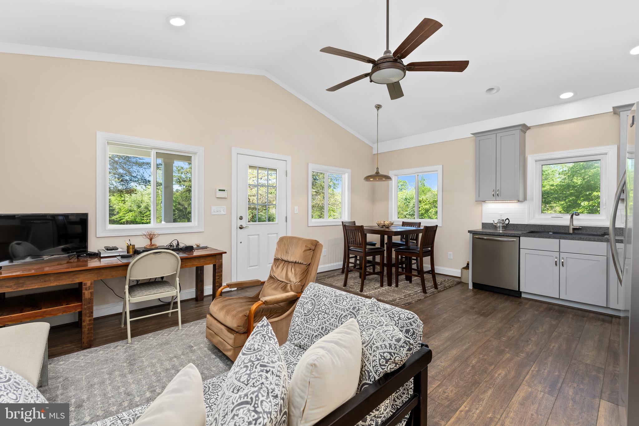 12421 Campbell Road Orange, VA 22960 - Photo 4 of 71 Vaulted ceilings