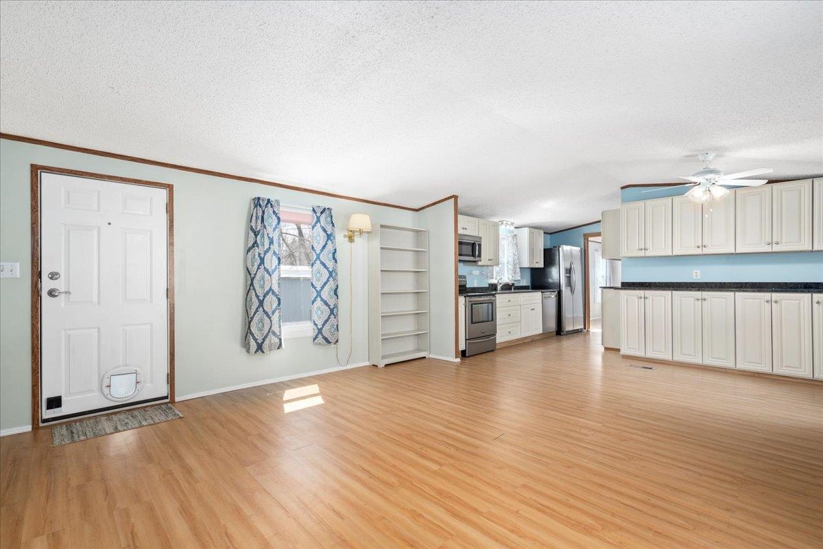 27 3rd Street Mont Vernon, NH 03057 - Photo 7 of 39 Gallery Image 7