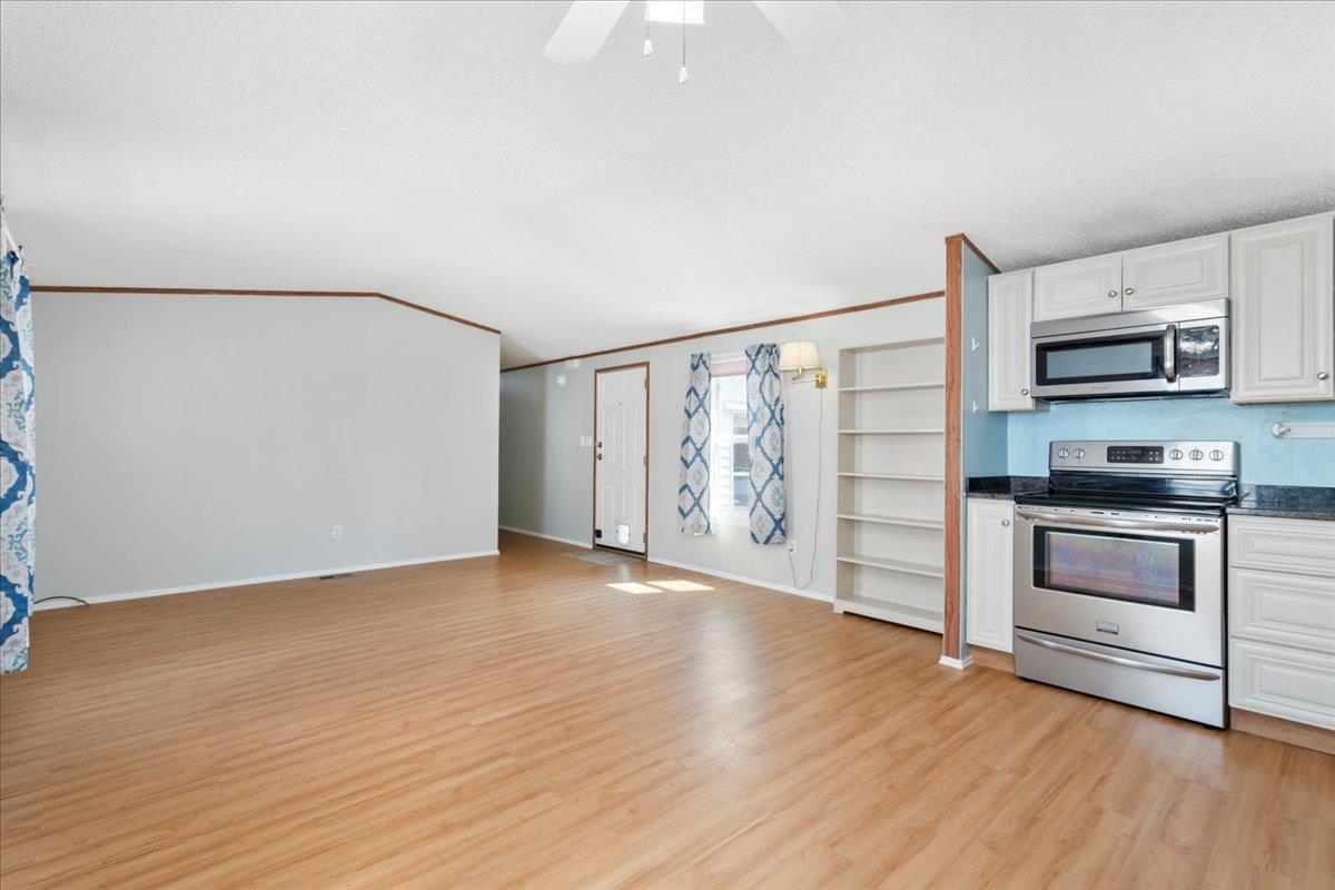 27 3rd Street Mont Vernon, NH 03057 - Photo 9 of 39 Gallery Image 9