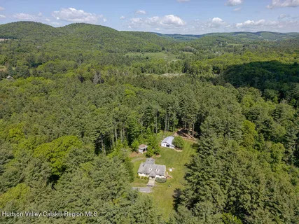 $625,000 | 534 Collins Street, Hillsdale, NY 12529