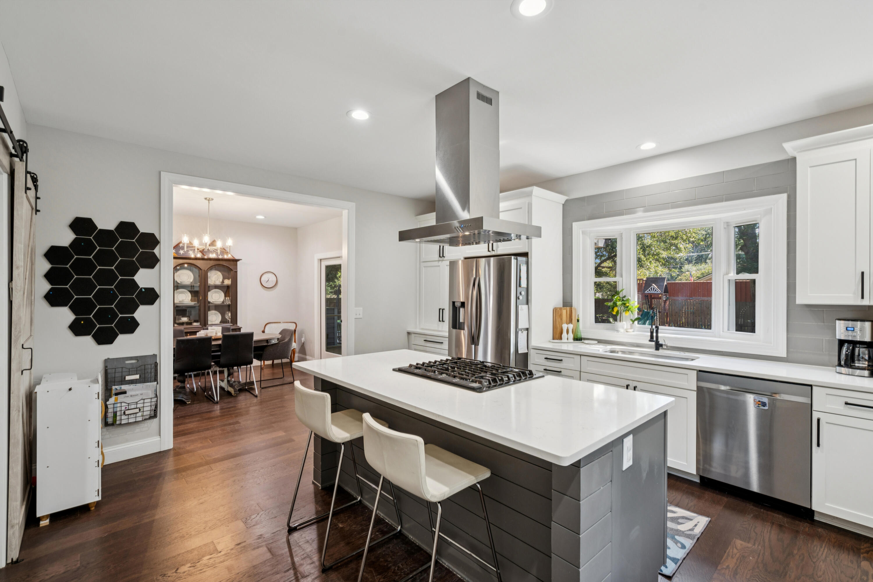 1004 Point Of Light Lane Charleston, SC 29412 - Photo 24 of 62 Gourmet Kitchen