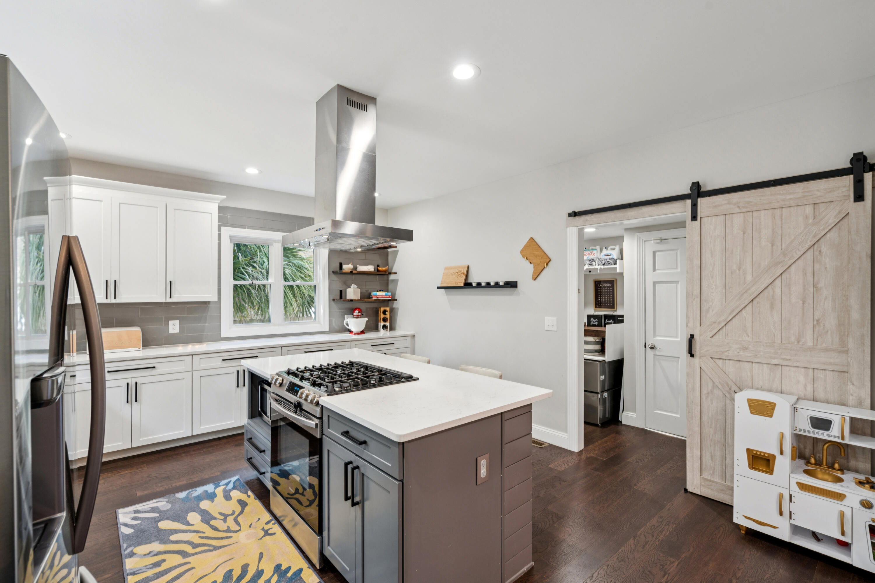 1004 Point Of Light Lane Charleston, SC 29412 - Photo 26 of 62 Gourmet Kitchen