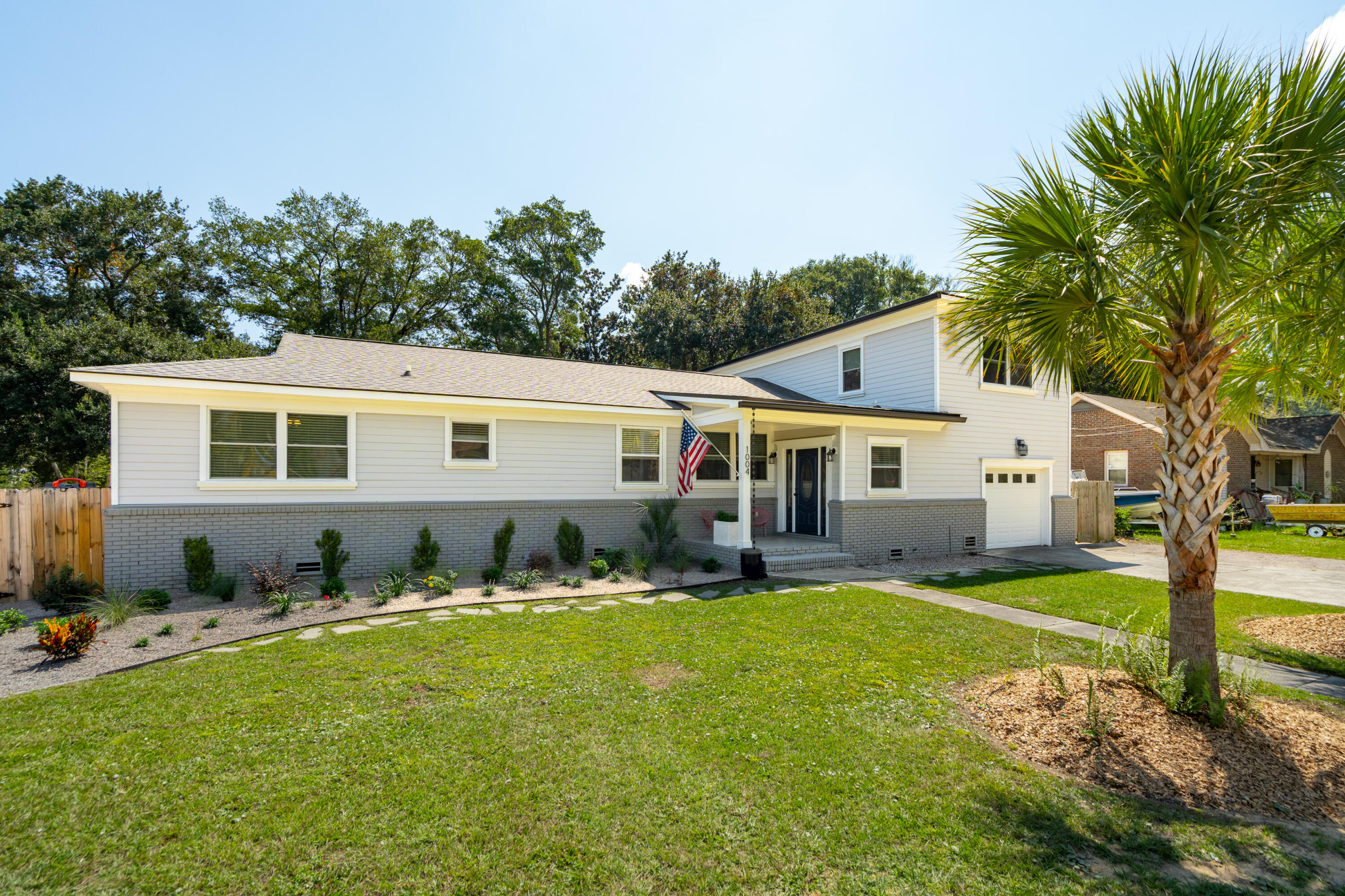 1004 Point Of Light Lane Charleston, SC 29412 - Photo 3 of 62 Side View of Home