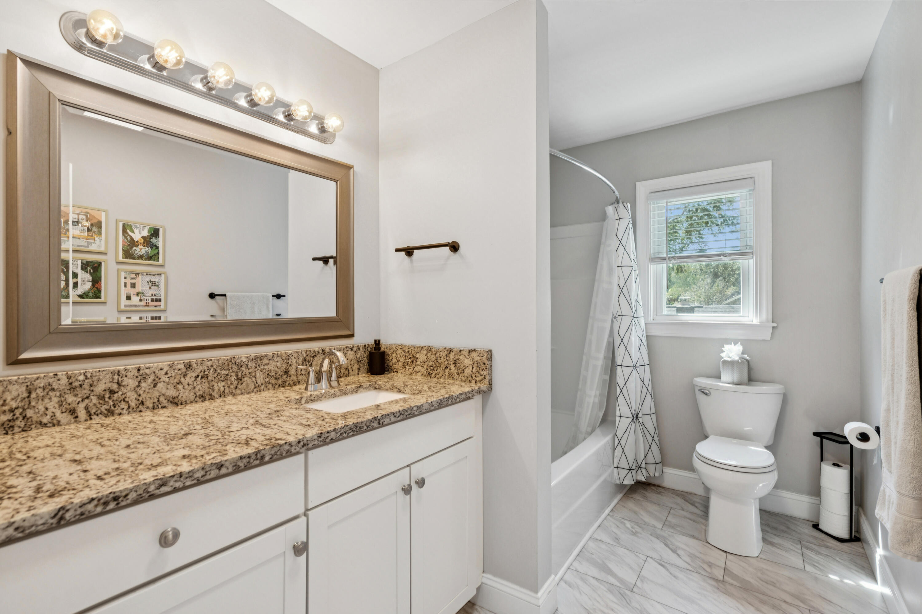 1004 Point Of Light Lane Charleston, SC 29412 - Photo 46 of 62 4th Full Bathroom