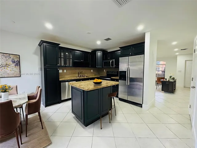 $2,650 | 7005 Northwest 173rd Drive, Unit 1703, Hialeah, FL 33015
