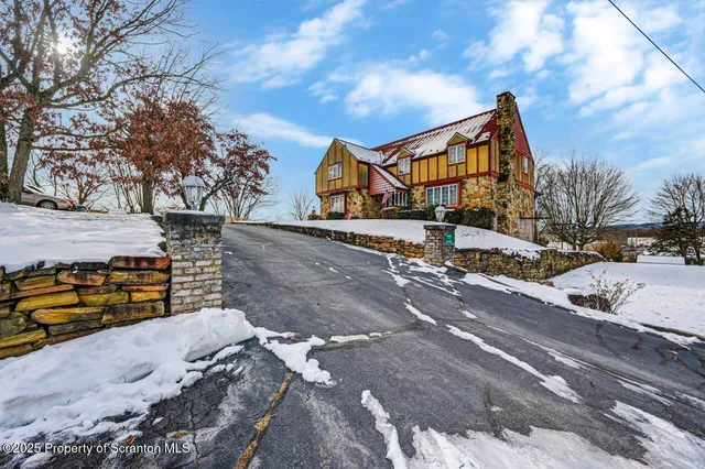 $500,000 | 828 Glenwood Road, Old Forge, PA 18518