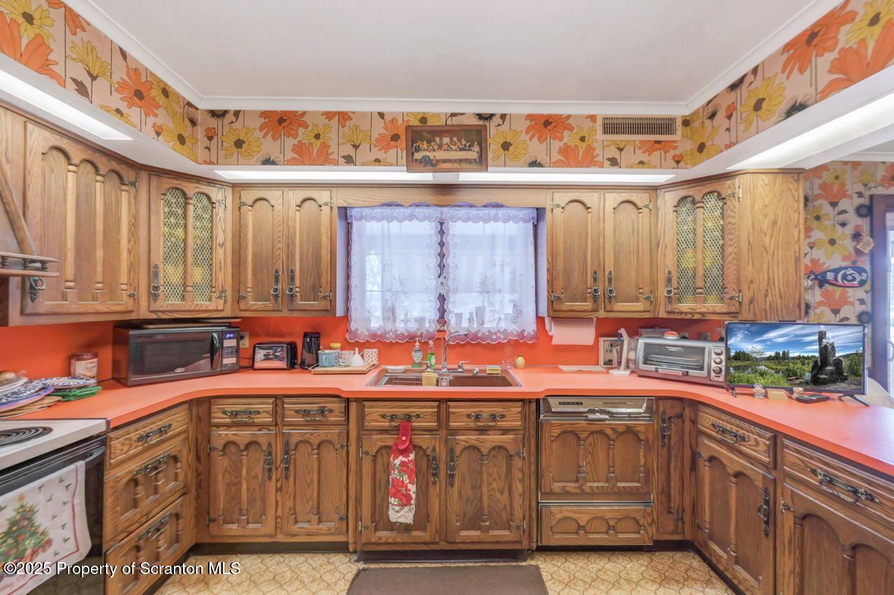 828 Glenwood Road Old Forge, PA 18518 - Photo 23 of 97 828 Glenwood Rd 21 Large