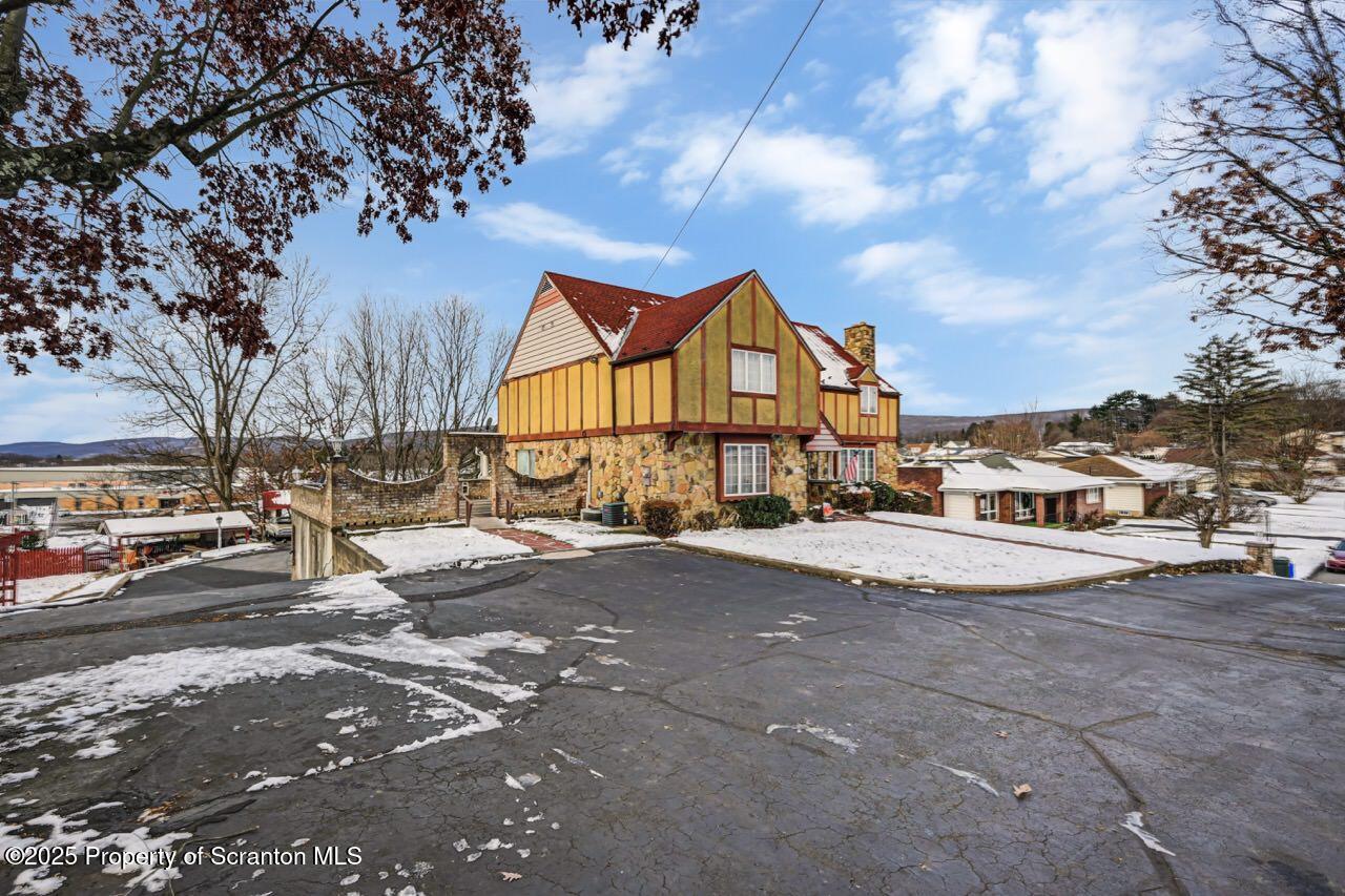 828 Glenwood Road Old Forge, PA 18518 - Photo 3 of 97 828 Glenwood Rd 03 Large