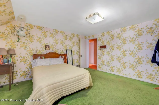 $500,000 | 828 Glenwood Road, Old Forge, PA 18518