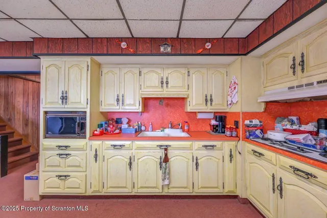 $500,000 | 828 Glenwood Road, Old Forge, PA 18518