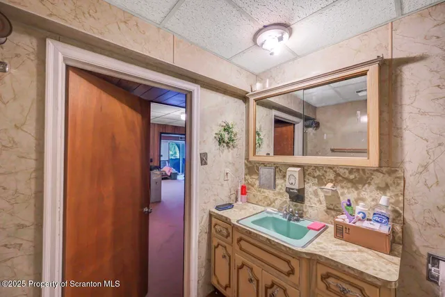 $500,000 | 828 Glenwood Road, Old Forge, PA 18518