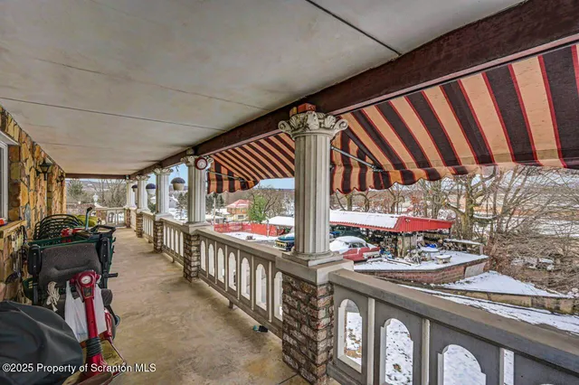 $500,000 | 828 Glenwood Road, Old Forge, PA 18518