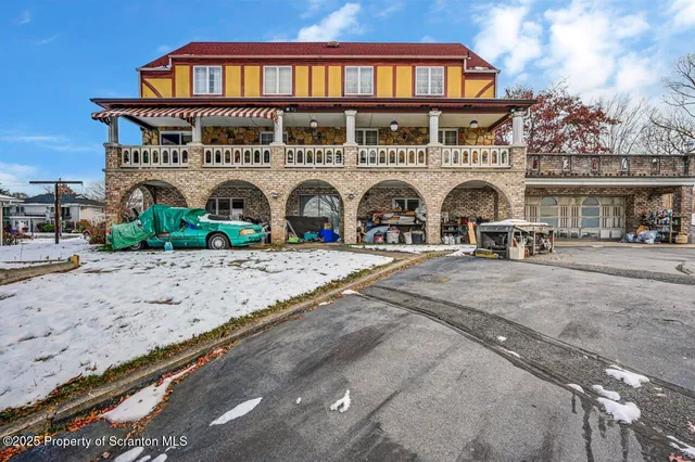 $500,000 | 828 Glenwood Road, Old Forge, PA 18518