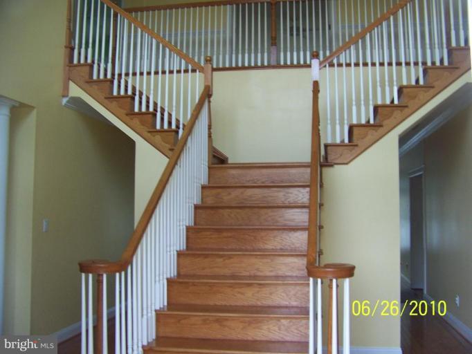 5859 West Falls Road Mount Airy, MD 21771 - Photo 2 of 22 Entrance / Foyer