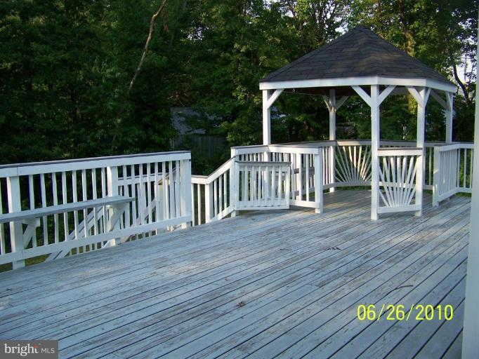 5859 West Falls Road Mount Airy, MD 21771 - Photo 20 of 22 Deck