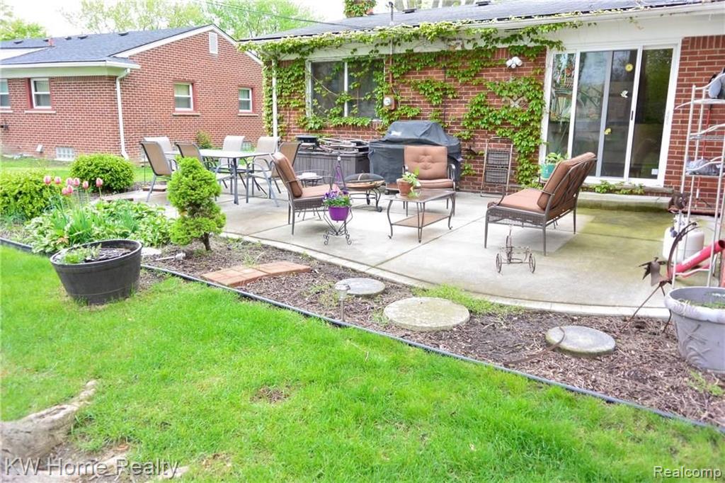 32106 Red Clover Road Farmington Hills, MI 48334 - Photo 38 of 40